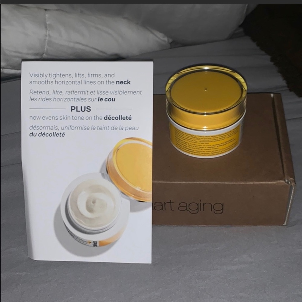 TL Advanced Tightening Neck Cream Plus